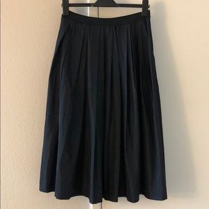 Black lightweight Pleated Midi Skirt